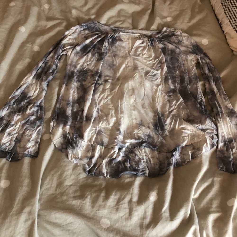 3 for $20✨ AEO tie dye bell sleeve top